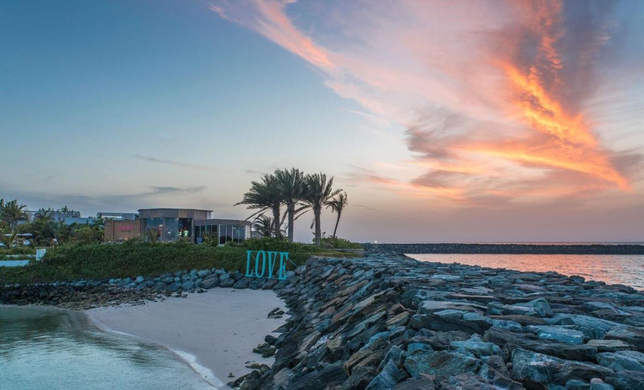 Nurai Island, Saadiyat Hotell Abu Dhabi Exteriör bild Sunset at Al Bandar, Al Reef, Abu Dhabi